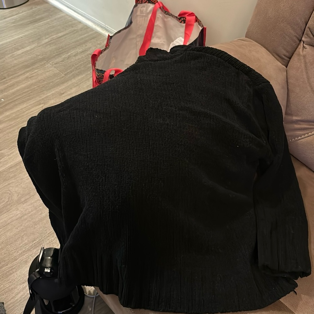 Black short turkneck sweater
